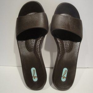 Oka B Dark Brown Slides/Sandal  Size M Get ready for Spring